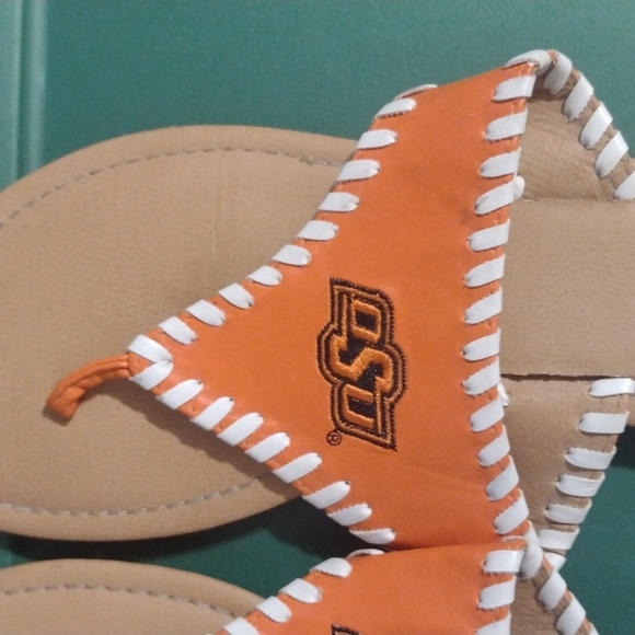 Oklahoma State flip flops - Picture 3 of 8